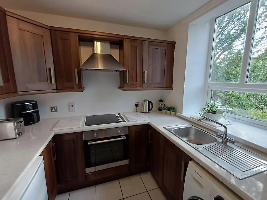 Cental Retreat - 2 Bedroom Apartment بلفاست 0*,
